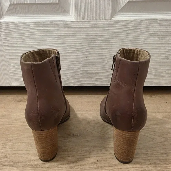 Vionic Brown Leather Block Heel Going Out Comfort Kennedy Ankle Boots Size 7.5 - Picture 4 of 8